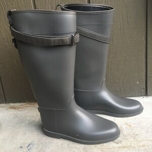 Rain Boots 
Dirty Laundry